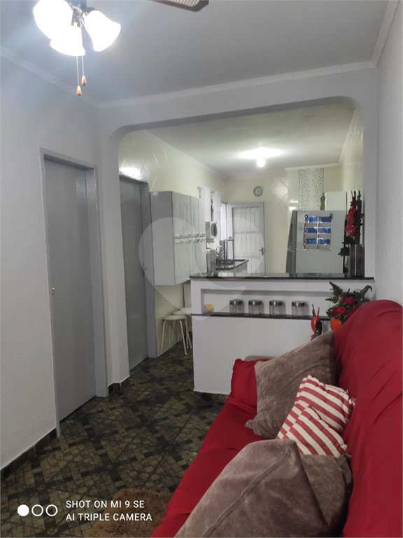 Sobrado à venda com 1 suíte em Jardim Luciana, Itaquaquecetuba, SP