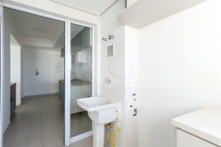 Apartamento à venda com 3 suítes em Vila Anastácio, São Paulo, SP