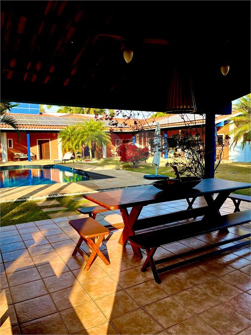 Casa à venda com 4 suítes no condomínio Residencial Vale das Laranjeiras, Indaiatuba - SP