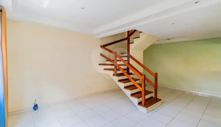 Casa à venda com 3 quartos, sendo 1 suíte, no condomínio Villa Bella, São Paulo - SP