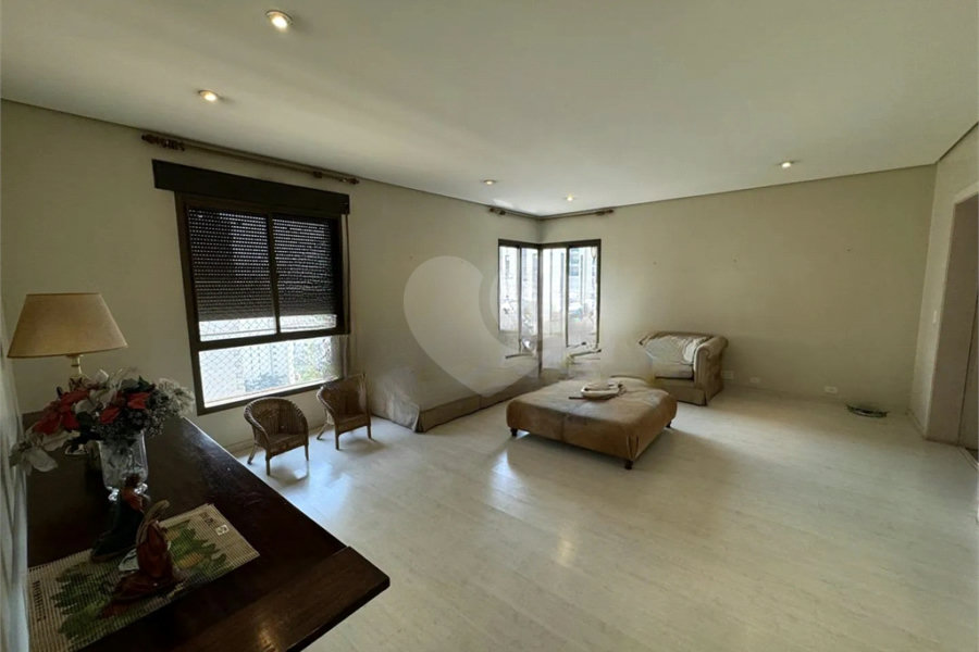 Apartamento à venda com 4 quartos, sendo 2 suítes, em Morumbi, São Paulo, SP