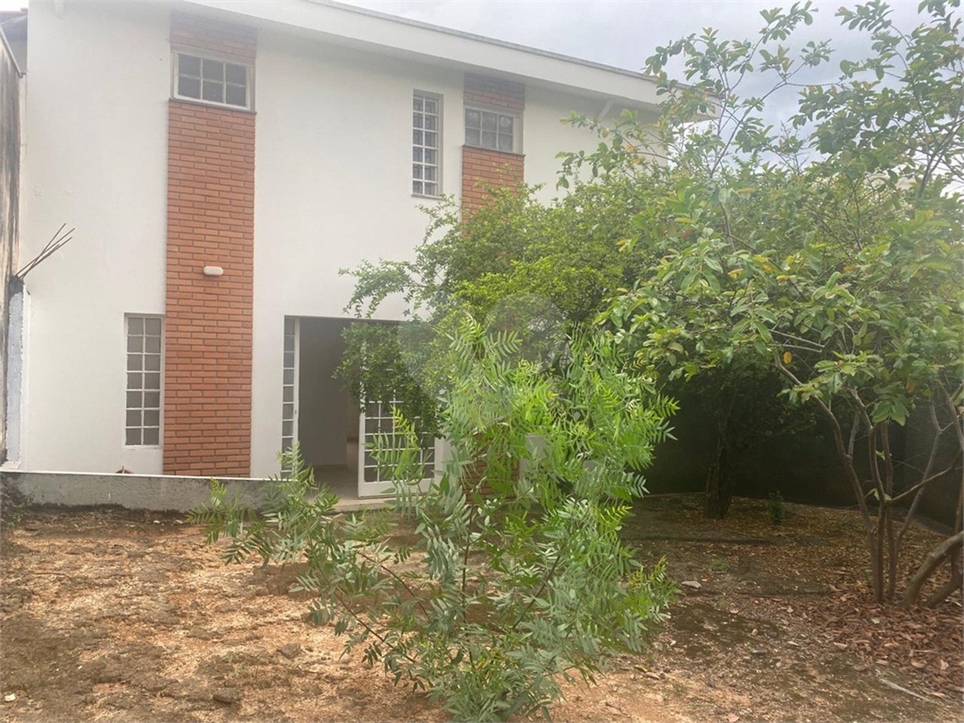 Sobrado à venda ou para alugar com 3 quartos, sendo 1 suíte, no Centro, Salto, SP