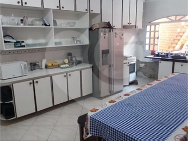 Casa à venda com 3 quartos, sendo 1 suíte,  em Vila Scarpelli, Santo André, SP