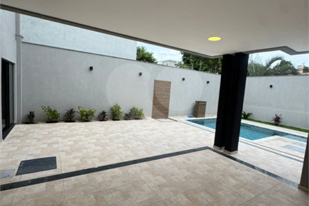 Casa à venda com 5 quartos, sendo 4 suítes, no condomínio Grand Park, Rio de Janeiro - RJ
