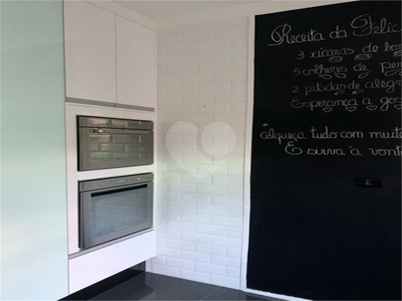 Casa à venda com 3 quartos, sendo 1 suíte, no condomínio Res Means do Campo II, São Paulo - SP