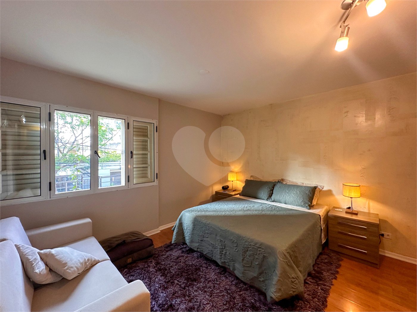 Casa à venda com 3 quartos, sendo 1 suíte,  no condomínio Barão do Triunfo, São Paulo - SP