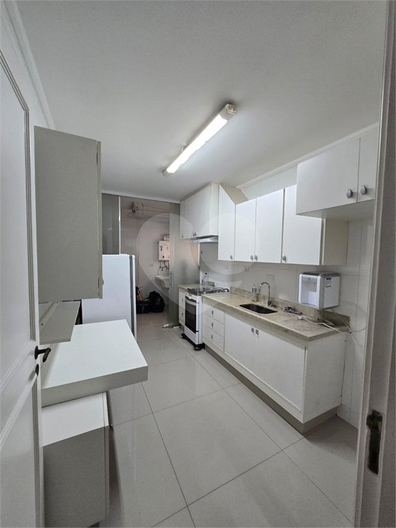 Apartamento à venda com 3 quartos, sendo 1 suíte, em Indianópolis, São Paulo, SP