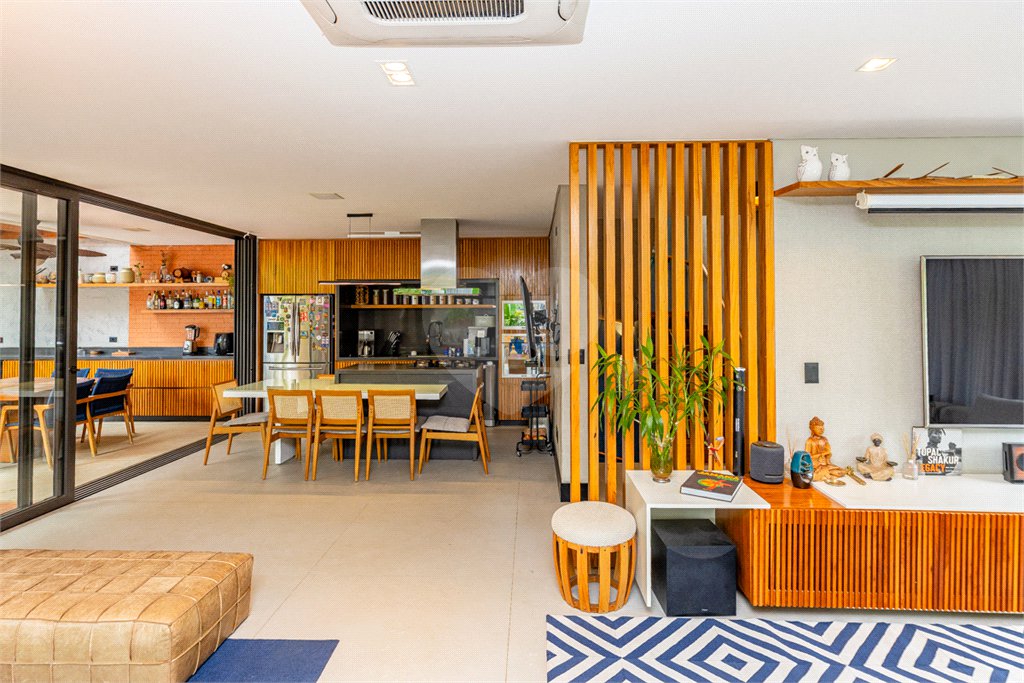 Casa à venda com 4 suítes no condomínio Roma, São Paulo - SP