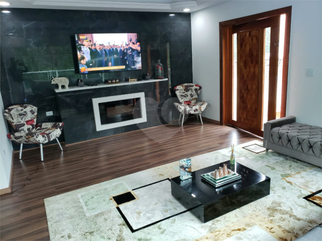 Casa à venda com 3 quartos, sendo 2 suítes,  em Horto, São Paulo, SP
