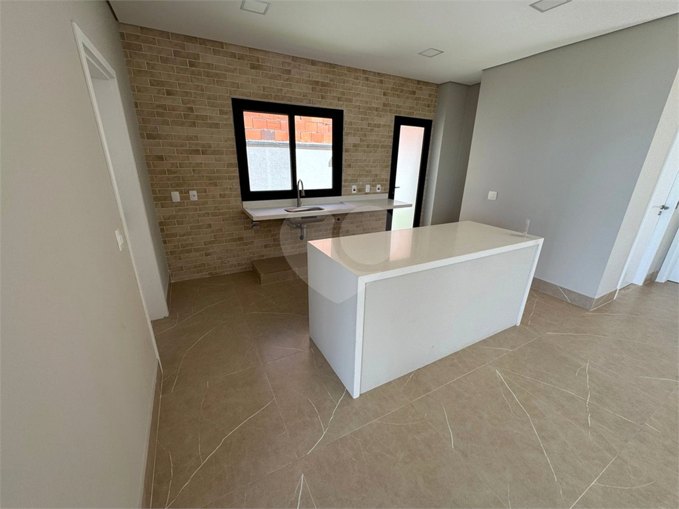 Casa à venda com 4 suítes no condomínio Villas do Golf, Itu - SP