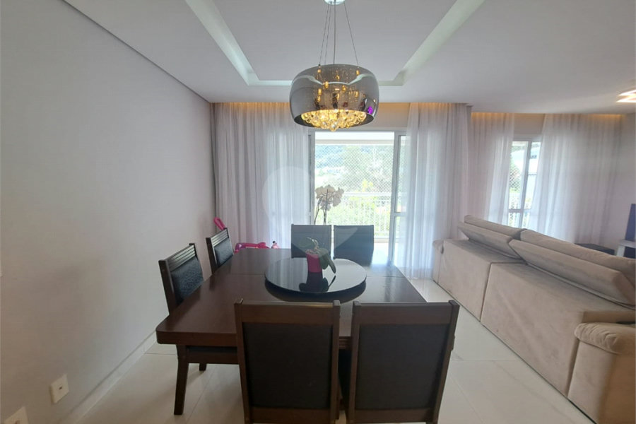 Apartamento à venda com 3 quartos, sendo 1 suíte, em Jardim Peri, São Paulo, SP