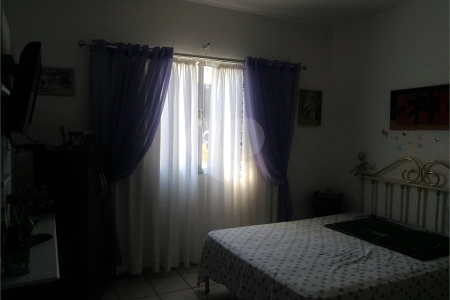 Sobrado à venda com 3 quartos, sendo 1 suíte, em Tremembé, São Paulo, SP