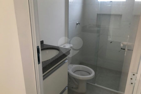 Casa de Vila à venda com 2 quartos em Jardim São Felipe, Atibaia, SP