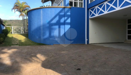 Casa à venda com 4 suítes no condomínio Osato, Atibaia - SP