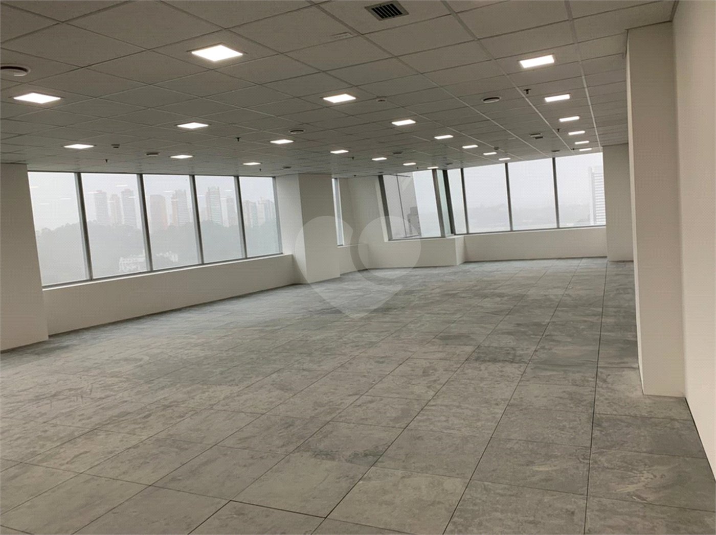Sala à venda em Várzea de Baixo, São Paulo, SP