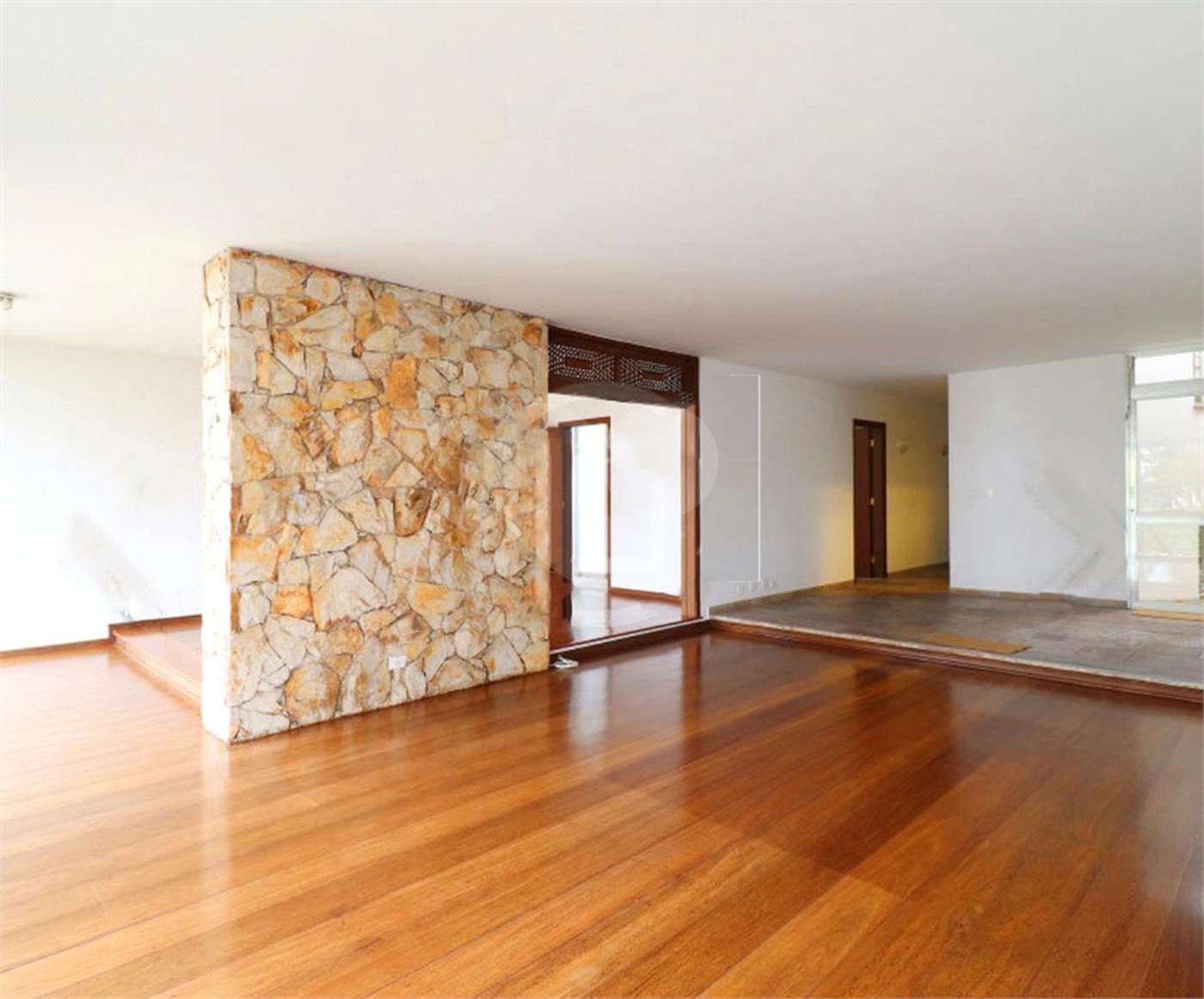 Casa Térrea à venda com 6 quartos, sendo 4 suítes, em Brooklin Paulista, São Paulo, SP