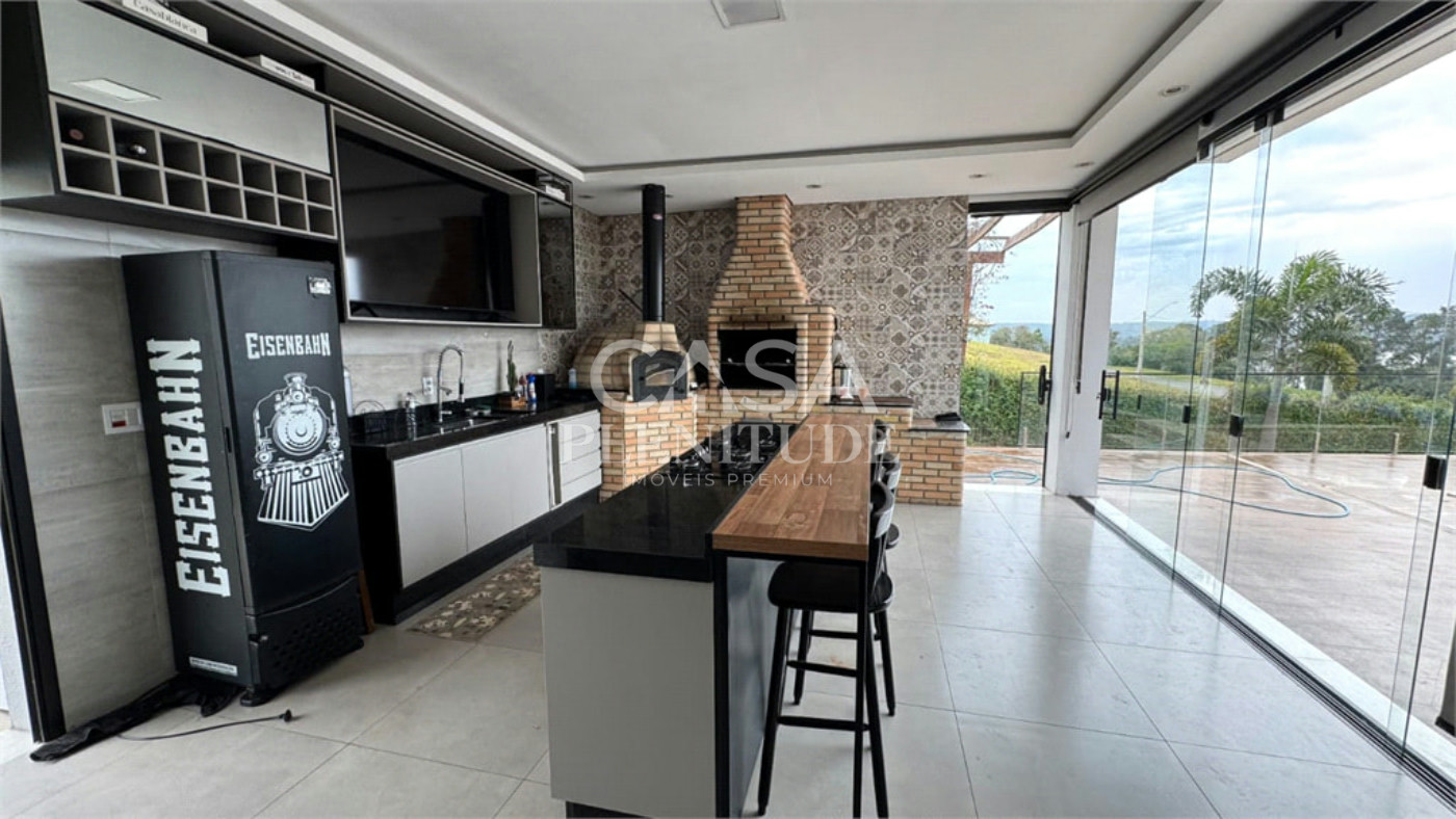 Casa em condomínio à venda ou para alugar com 5 quartos, sendo 3 suítes, no Centro, Piedade, SP