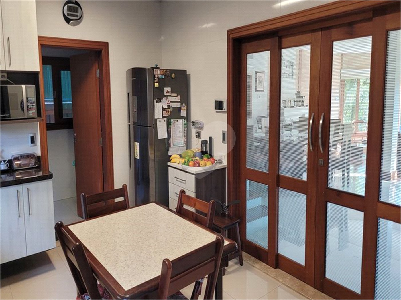 Casa à venda com 4 quartos, sendo 2 suítes, no condomínio Alpes da Cantareira, Mairiporã - SP