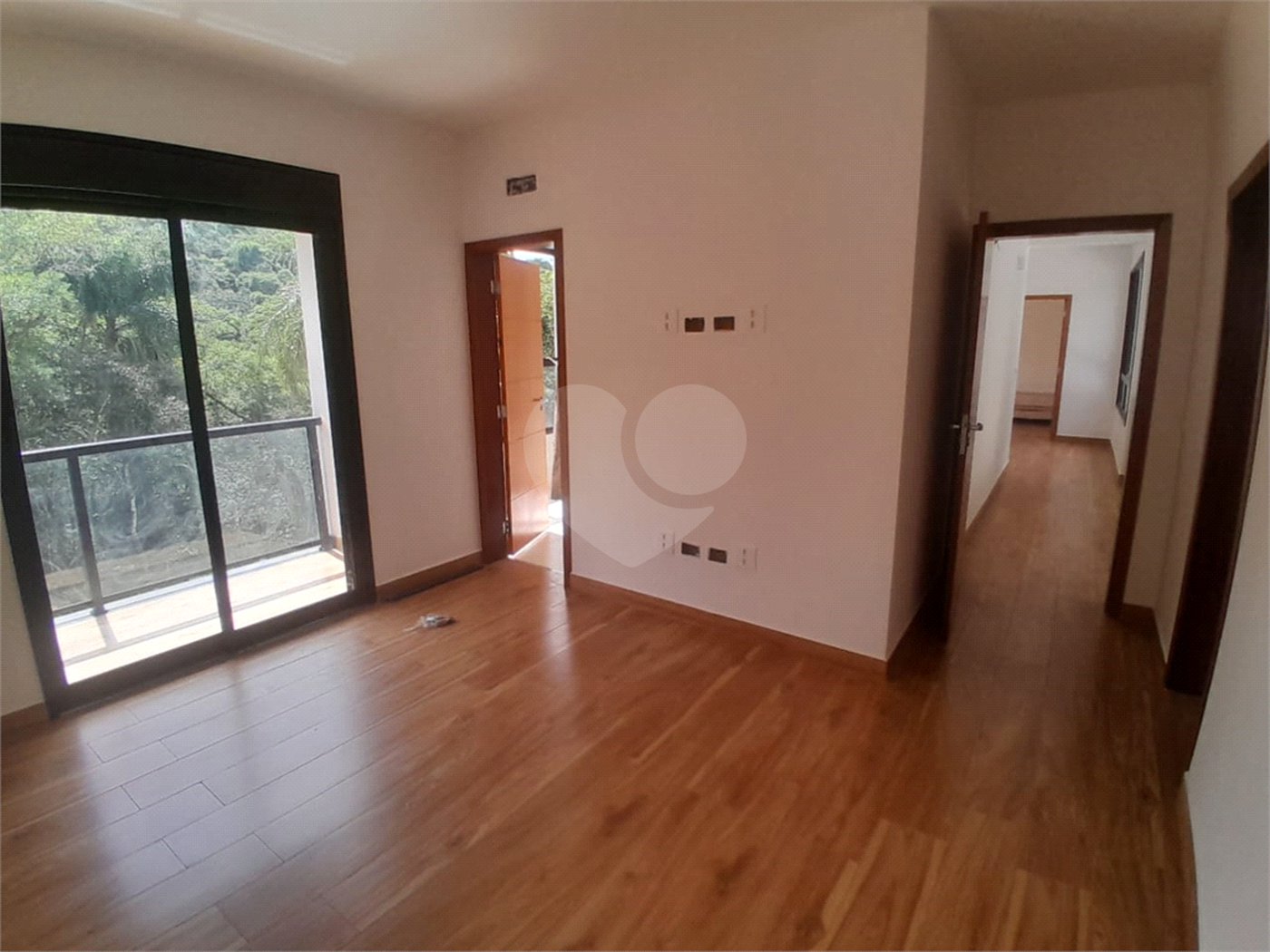 Casa à venda ou para alugar com 3 suítes no condomínio Sausalito, Mairiporã - SP