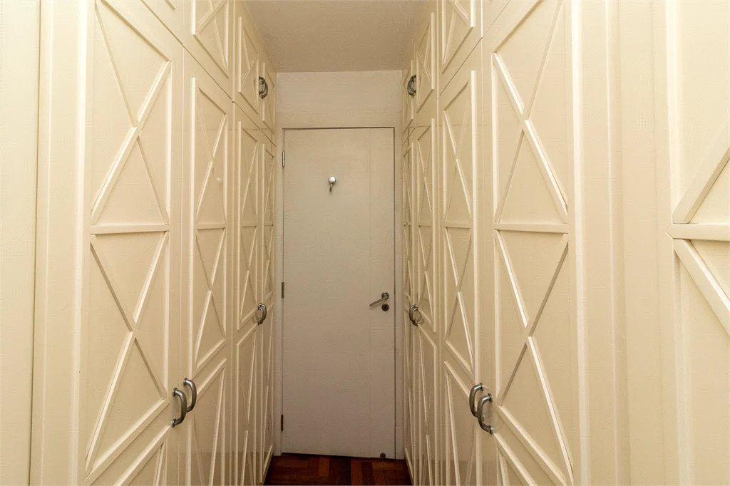 Sobrado à venda com 6 quartos, sendo 4 suítes, em Alto da Lapa, São Paulo, SP