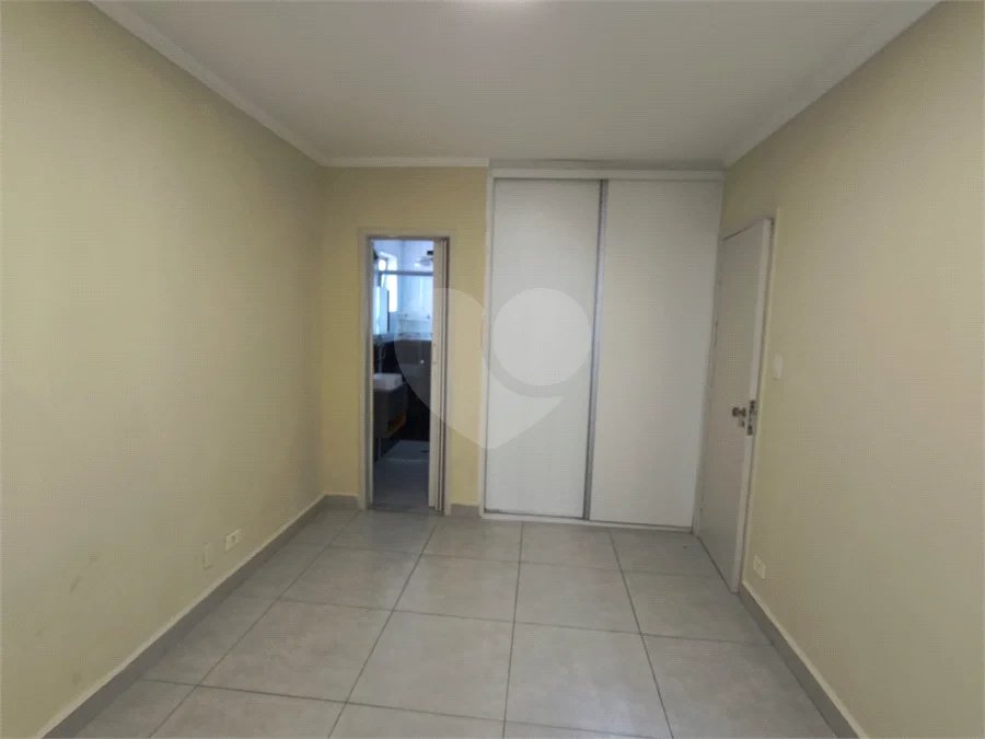 Apartamento com 2 Dormitórios , amplo com 77 metros e com vaga de garagem fixa