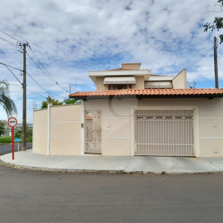 Casa para venda no Planalto Paraíso.