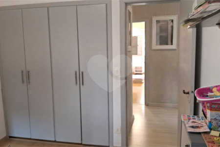 Apartamento a venda na Aclimação com 4 dormitórios e 2 vagas.