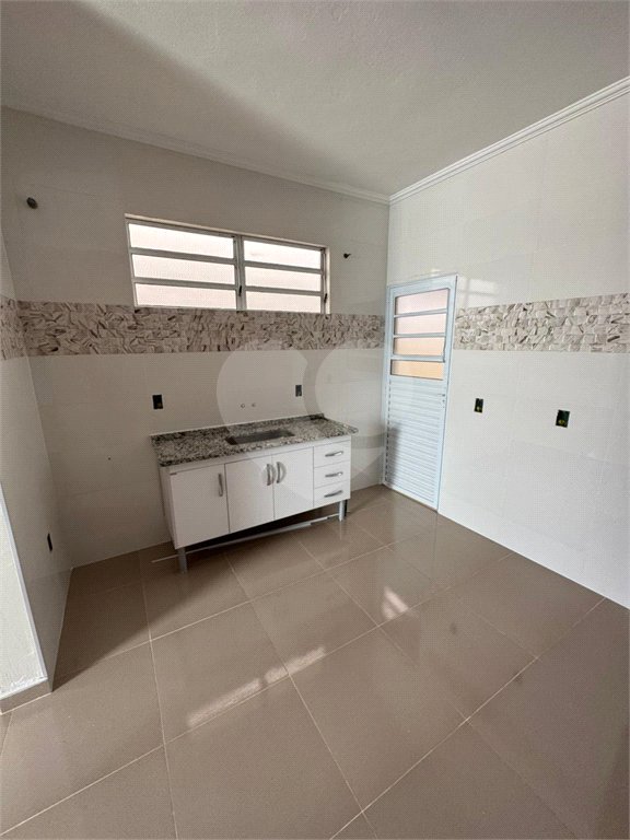 Casa com 02 Dormitórios á venda, em Cidade Aracy 2.
