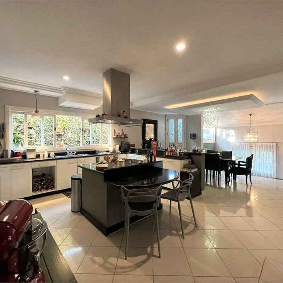 Casa à venda com 4 suítes em Vila Santo Antônio, Cotia, SP