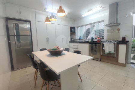 Excelente imóvel para locação comercial com 220m² e vaga no Anália Franco !!
