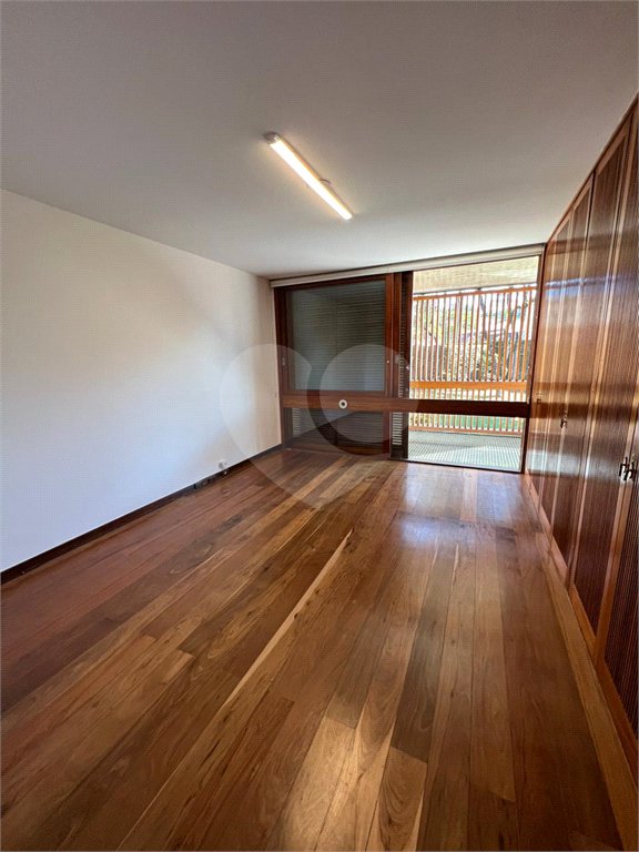 Sobrado para alugar com 5 quartos, sendo 4 suítes, em Jardim Everest, São Paulo, SP