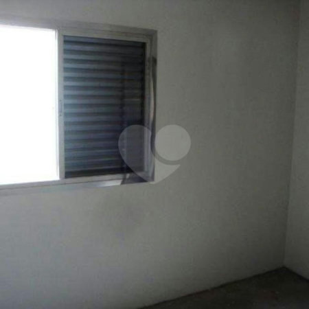 Sobrado à venda com 2 quartos em Vila Nivi, São Paulo, SP