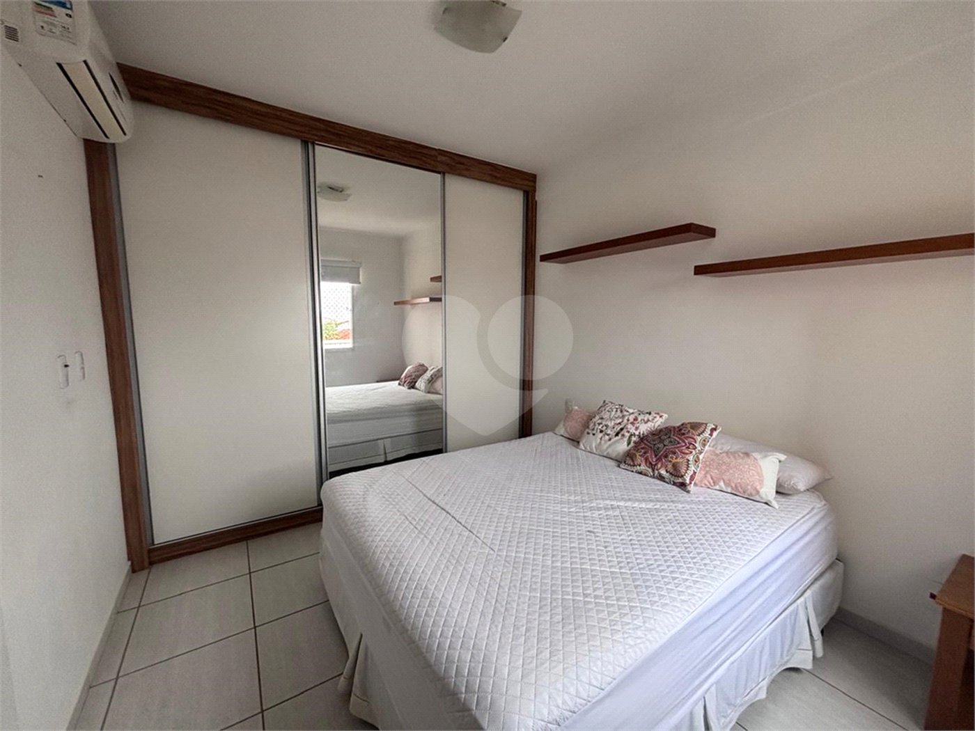 Apartamento à venda com 3 quartos, sendo 1 suíte,  em Parque Três Meninos, Sorocaba, SP