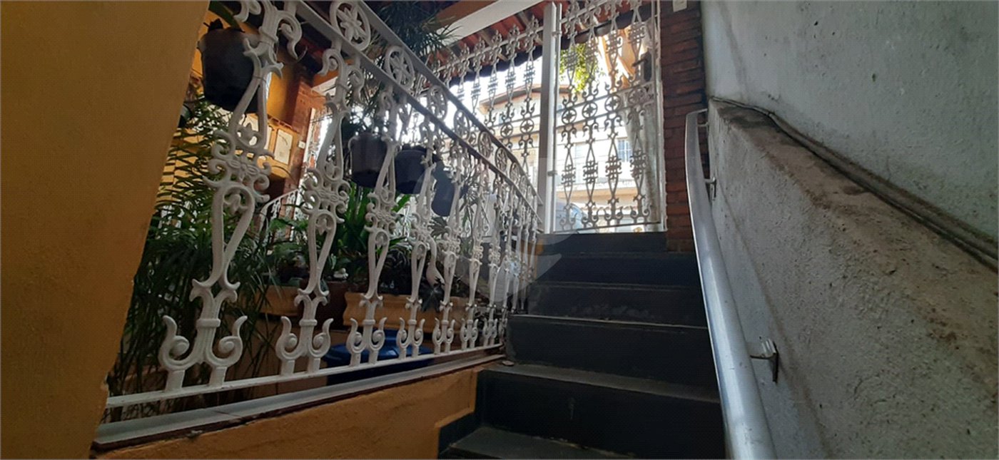 Sobrado à venda com 2 quartos em Horto, São Paulo, SP