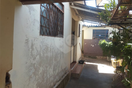 Casa à venda com 2 quartos no Centro, Araraquara, SP