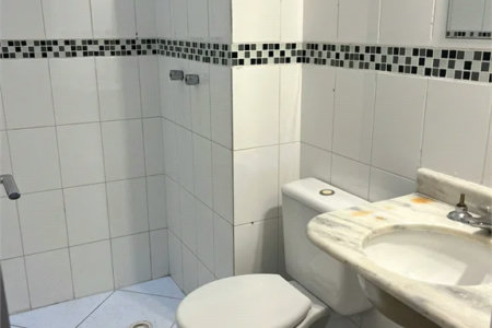 Casa à venda com 3 quartos, sendo 1 suíte, no condomínio New Village, Cotia - SP