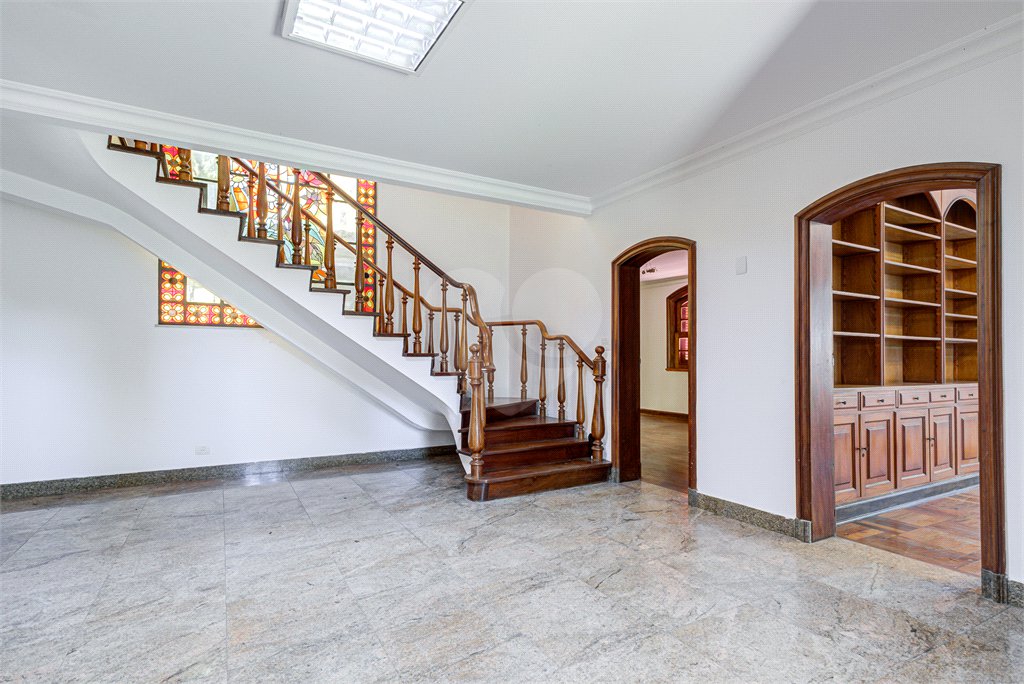 Casa à venda com 5 quartos, sendo 3 suítes, em Alto da Boa Vista, São Paulo, SP