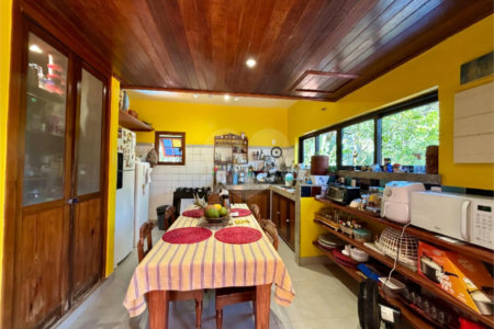 Casa à venda com 4 quartos, sendo 1 suíte, em Lagoa, Rio de Janeiro, RJ