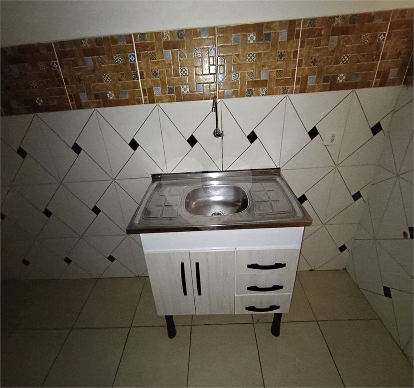 Casa para alugar com 1 quarto no condomínio Cond R Claudio Rodrigues Lopes, São Paulo - SP