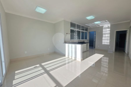 Casa à venda com 3 suítes em Marambaia, Vinhedo, SP