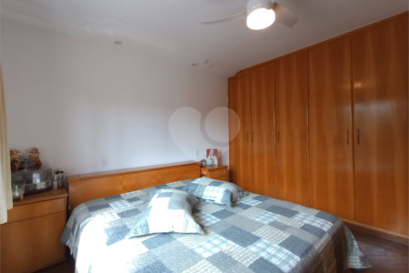 Sobrado à venda com 4 quartos, sendo 1 suíte,  em Jardim Prudência, São Paulo, SP