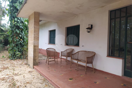 Chácara à venda com 5 quartos, sendo 1 suíte, no Centro (mailasqui), São Roque, SP