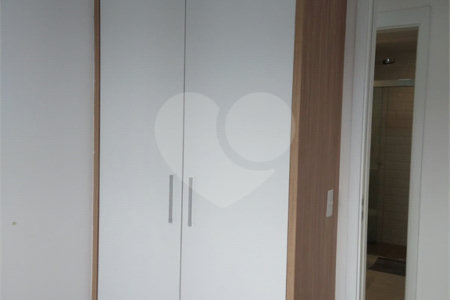 Apartamento à venda com 3 quartos, sendo 1 suíte, em Santo Amaro, São Paulo, SP