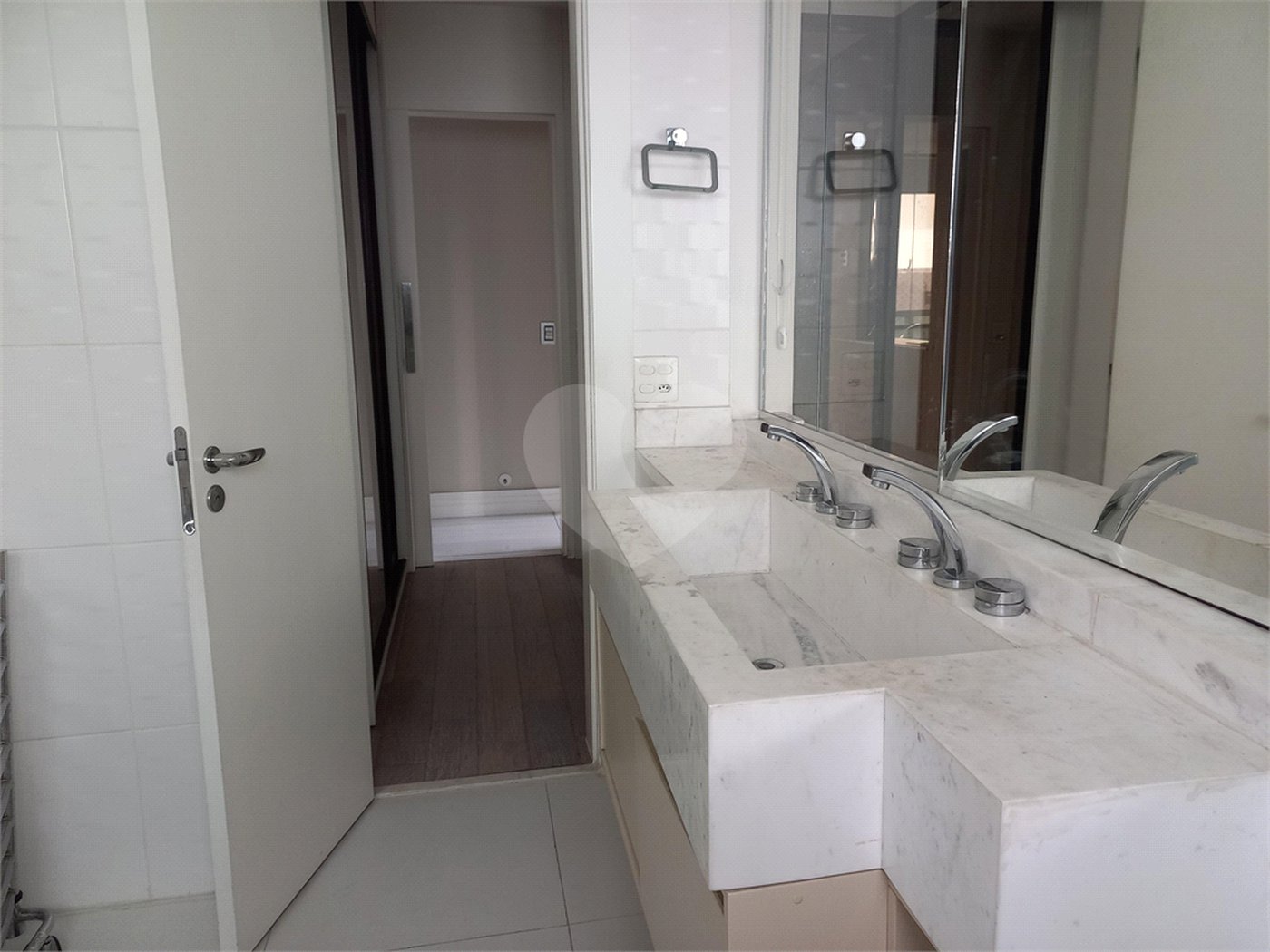 Casa Térrea à venda com 3 quartos, sendo 1 suíte,  em Vila Ribeiro de Barros, São Paulo, SP