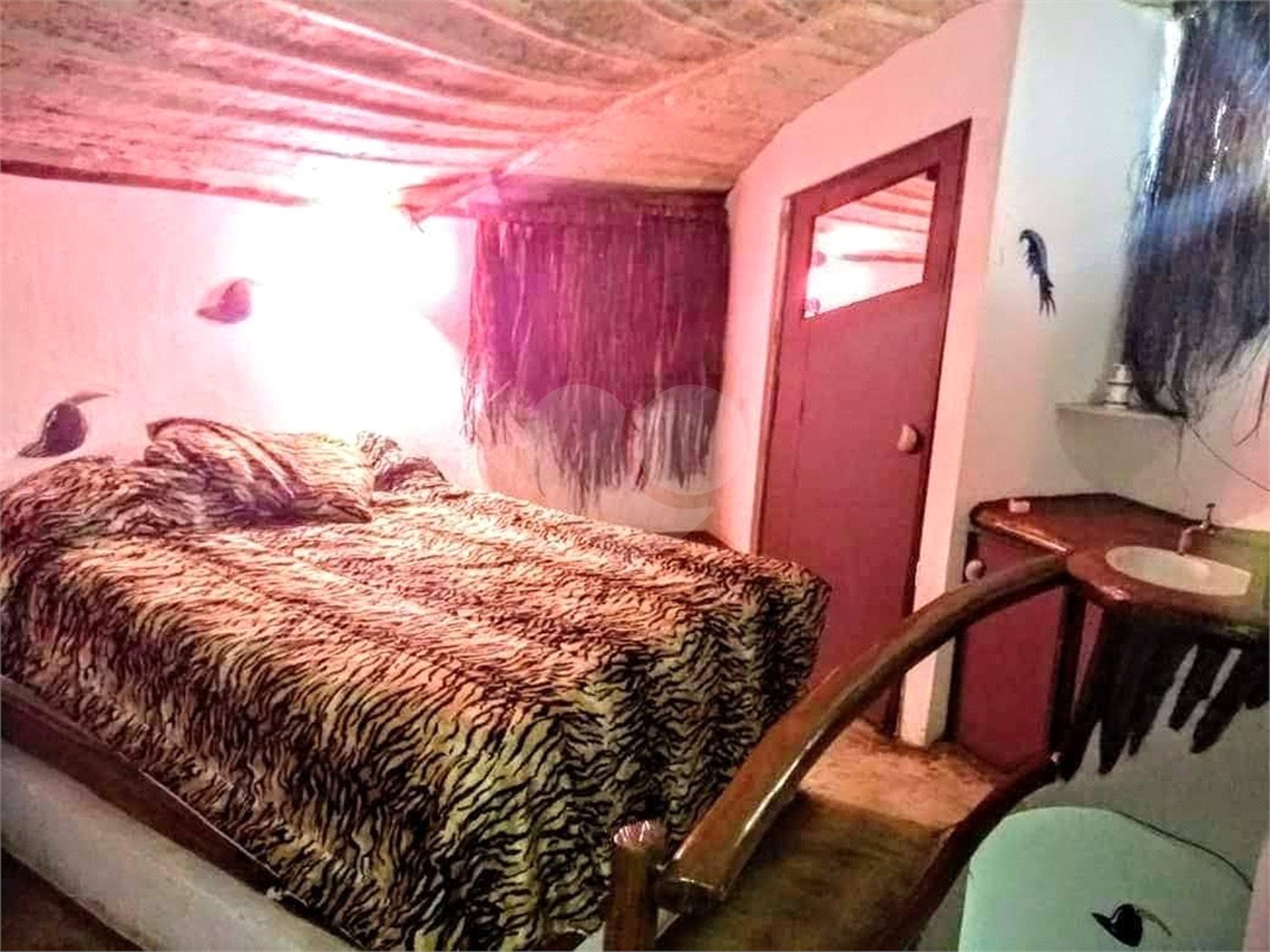 Chácara à venda com 4 quartos, sendo 3 suítes, no Centro, Juquitiba, SP