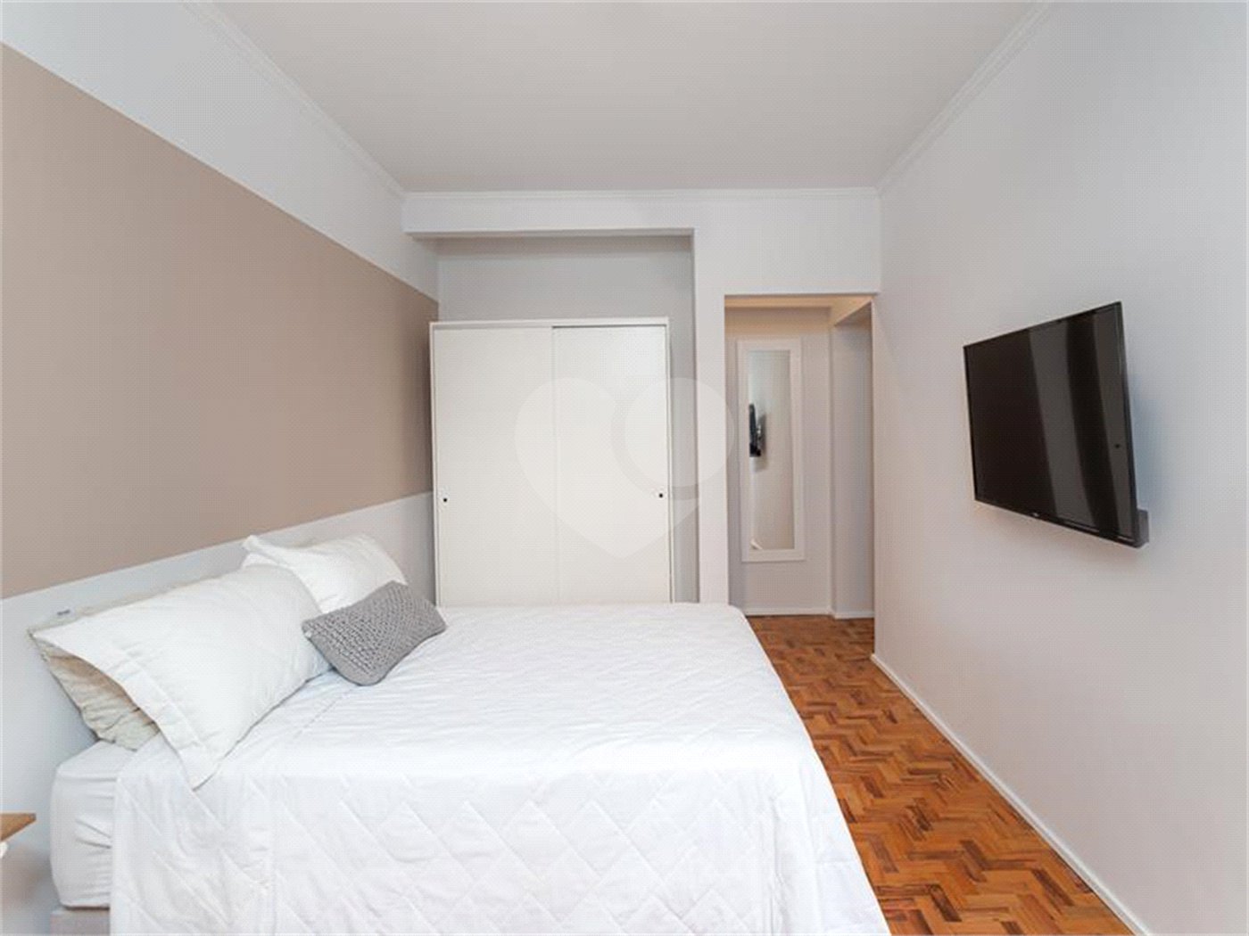 Apartamento à venda com 4 quartos, sendo 2 suítes, em Pinheiros, São Paulo, SP