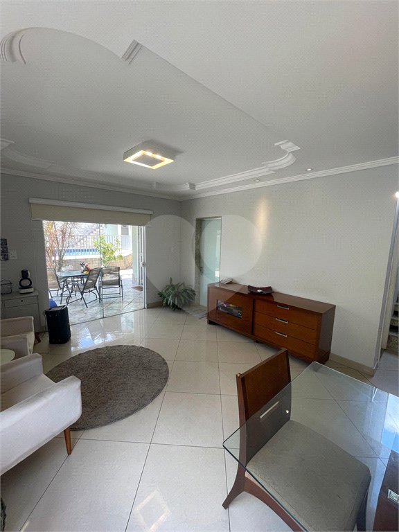Casa à venda com 5 quartos, sendo 1 suíte, no condomínio Residencial Green Ville, Rio de Janeiro - RJ