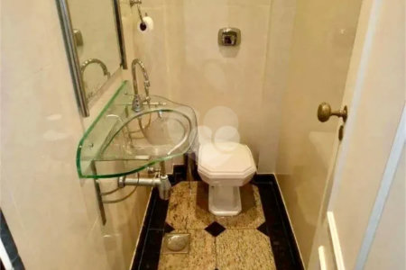 Apartamento à venda com 4 quartos, sendo 1 suíte,  em Copacabana, Rio de Janeiro, RJ