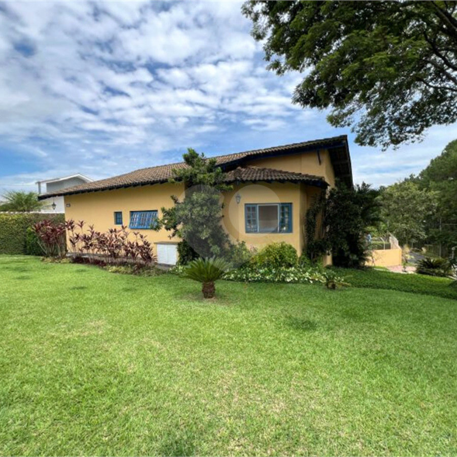 Casa à venda ou para alugar com 4 quartos, sendo 3 suítes, no condomínio Estância Marambaia, Vinhedo - SP