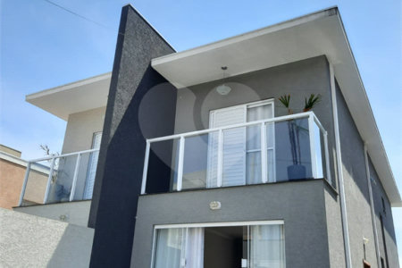 Sobrado à venda com 3 quartos, sendo 2 suítes, em Jardim Jaraguá, Atibaia, SP